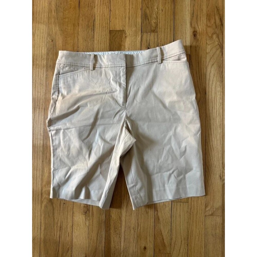 Talbots perfect shorts khaki Bermuda size 12